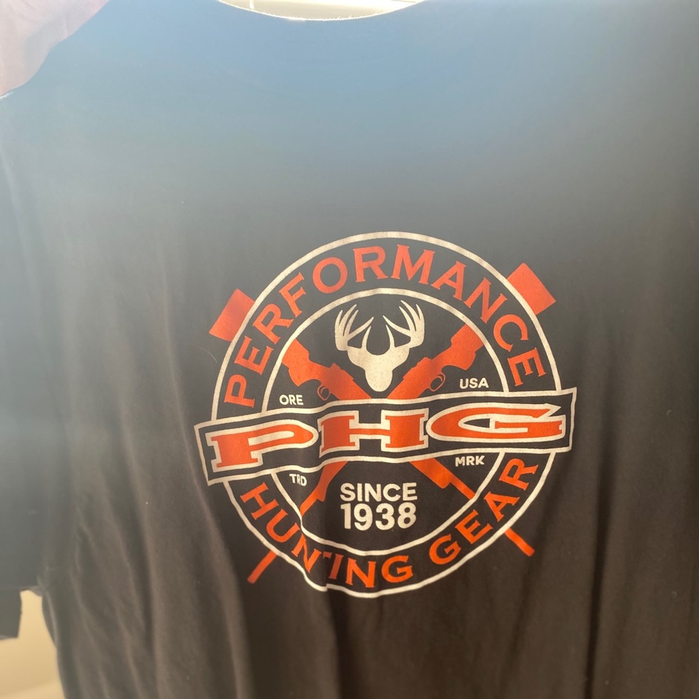 Men’s Columbia tee
